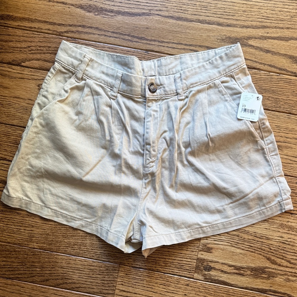 Free People Chino khaki Shorts size 10